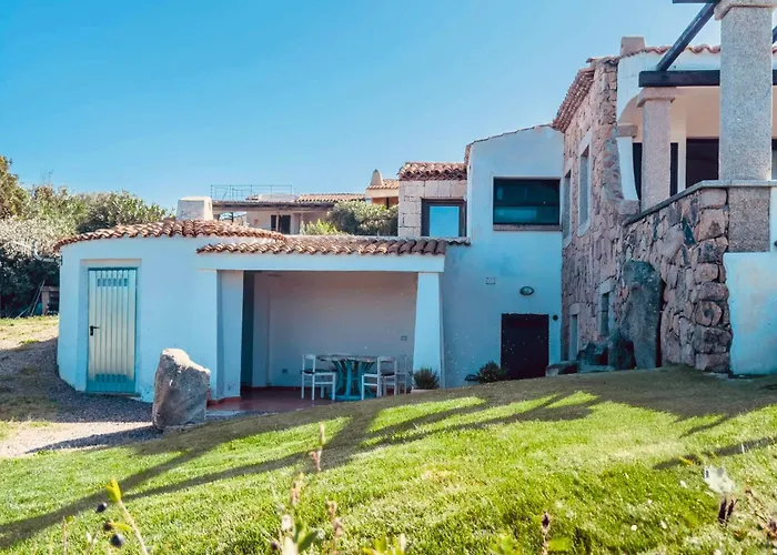 Vistamare Con Piscina Feriehus Porto Cervo